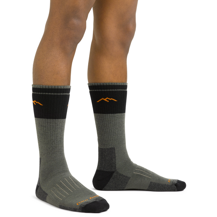 Men's Heavyweight Hunting Boots Socks in Forest Green on foot