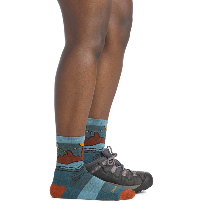 on model image side view back foot in shoe wearing the 5023 celeste micro crew sock in teal colorway