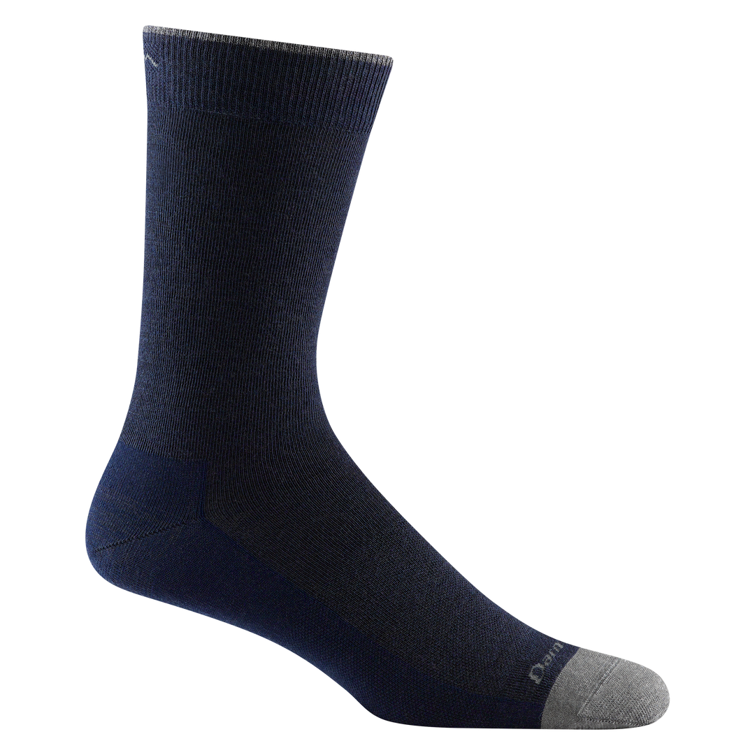 6032 men's solid crew lifestyle sock in color navy with light gray toe accent and darn tough signature on forefoot