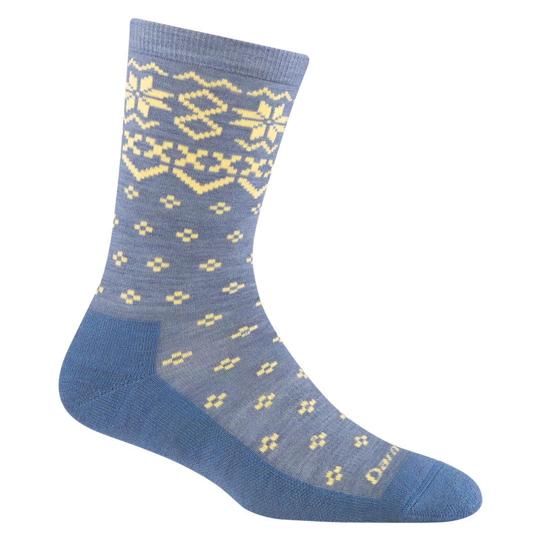 6088 women's shetland crew lifestyle sock in color light denim with cream traditional holiday print on forefoot and ankle