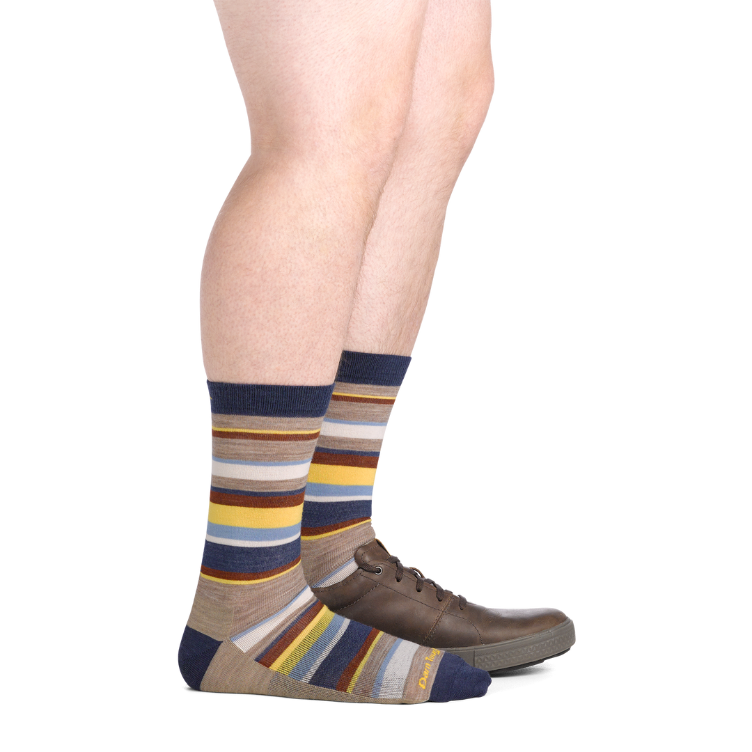 on model image side view back foot in shoe wearing the 6090 druid crew in rye colorway