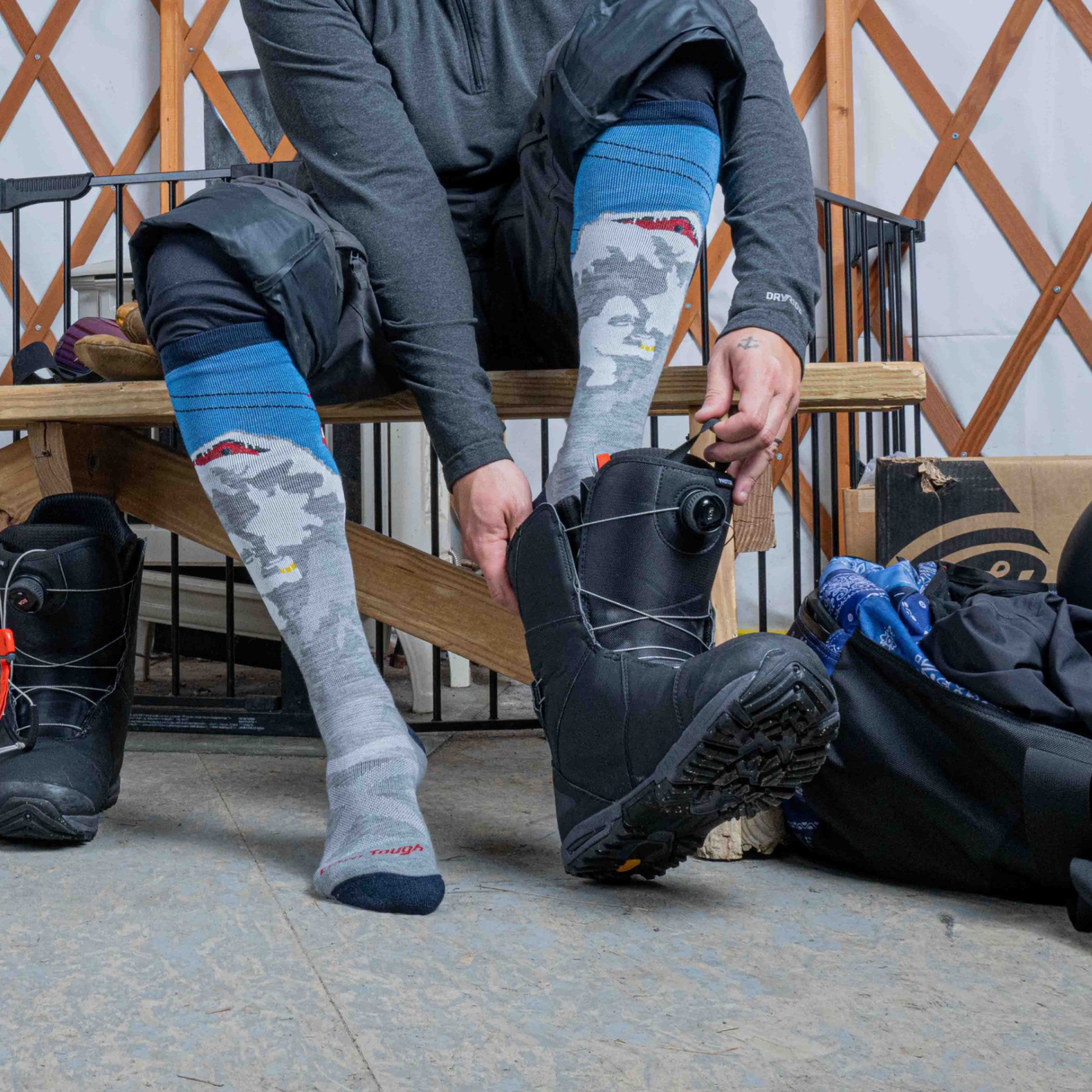 Men's Heady Yeti Cushion Ski & Snowboard Socks – Darn Tough