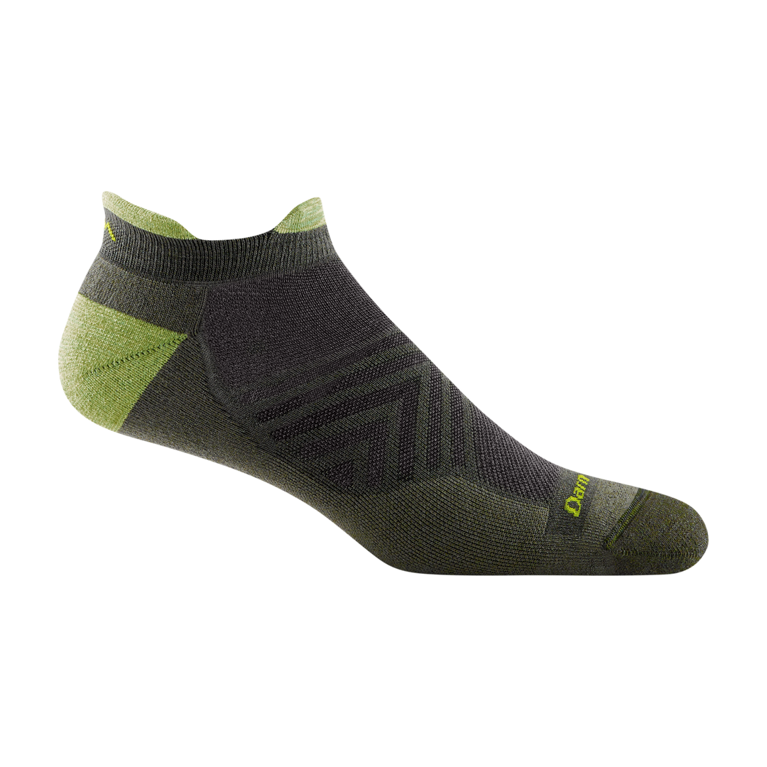 1039 men's no show tab running sock in fatigue green with olive green toe and medium green heel and tab accents