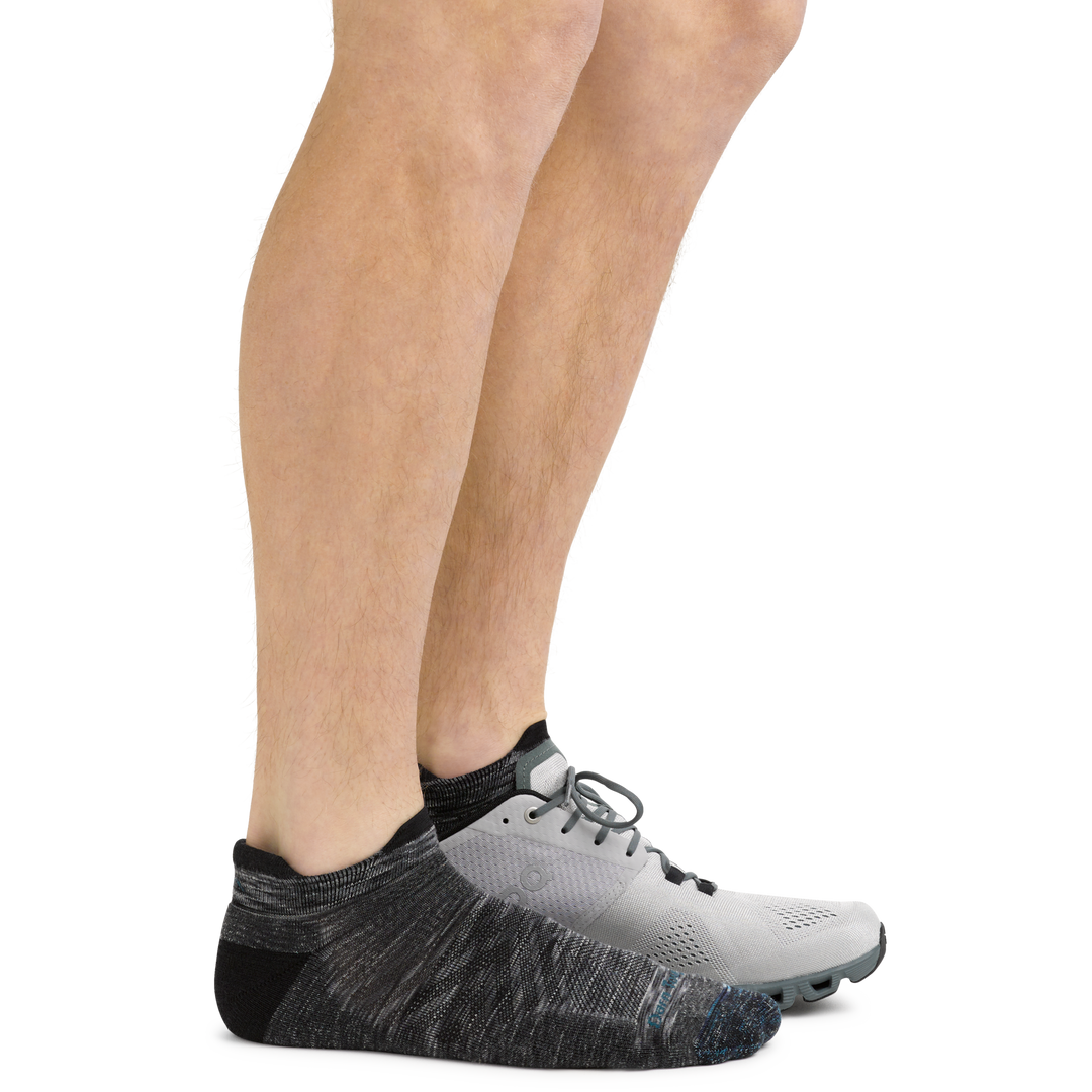 1039 Men's Run No Show Ultralight running socks in space gray on foot with running shoes