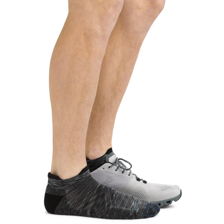 1039 Men's Run No Show Ultralight running socks in space gray on foot with running shoes