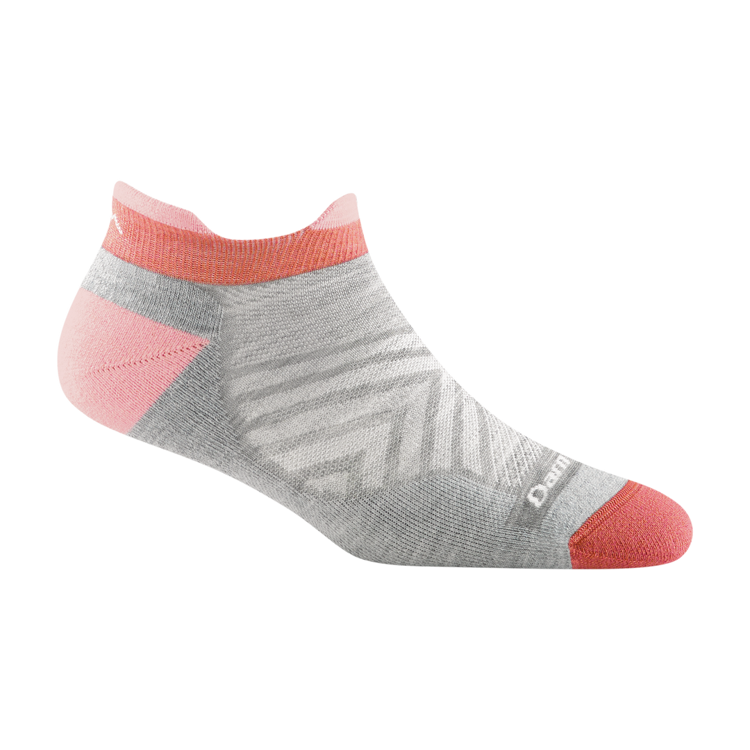 1047 women's no show tab running sock in ash gray with coral toe and pink heel and tab accents
