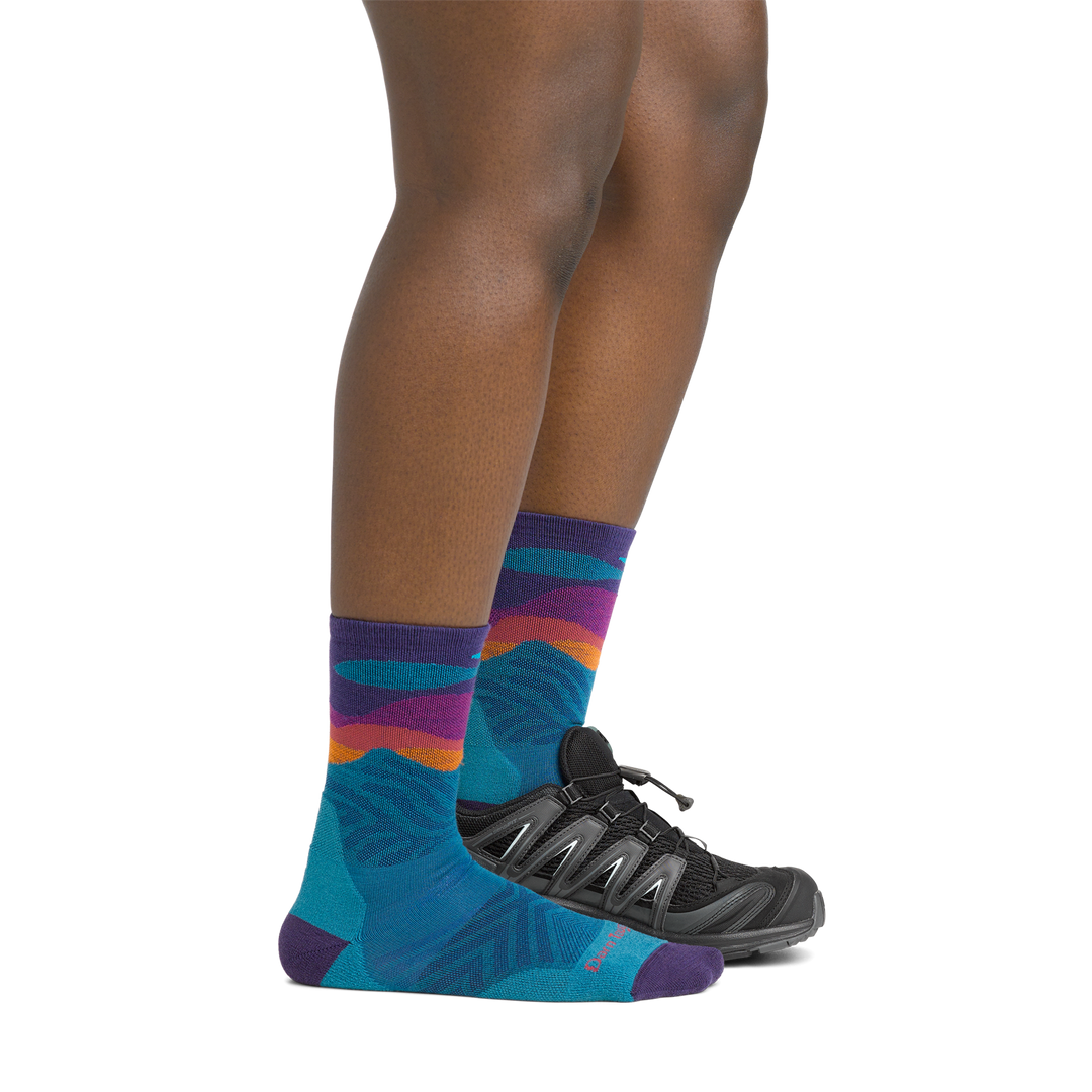 on model image with shoe on back foot wearing the 1067 mirnavated micro crew running sock