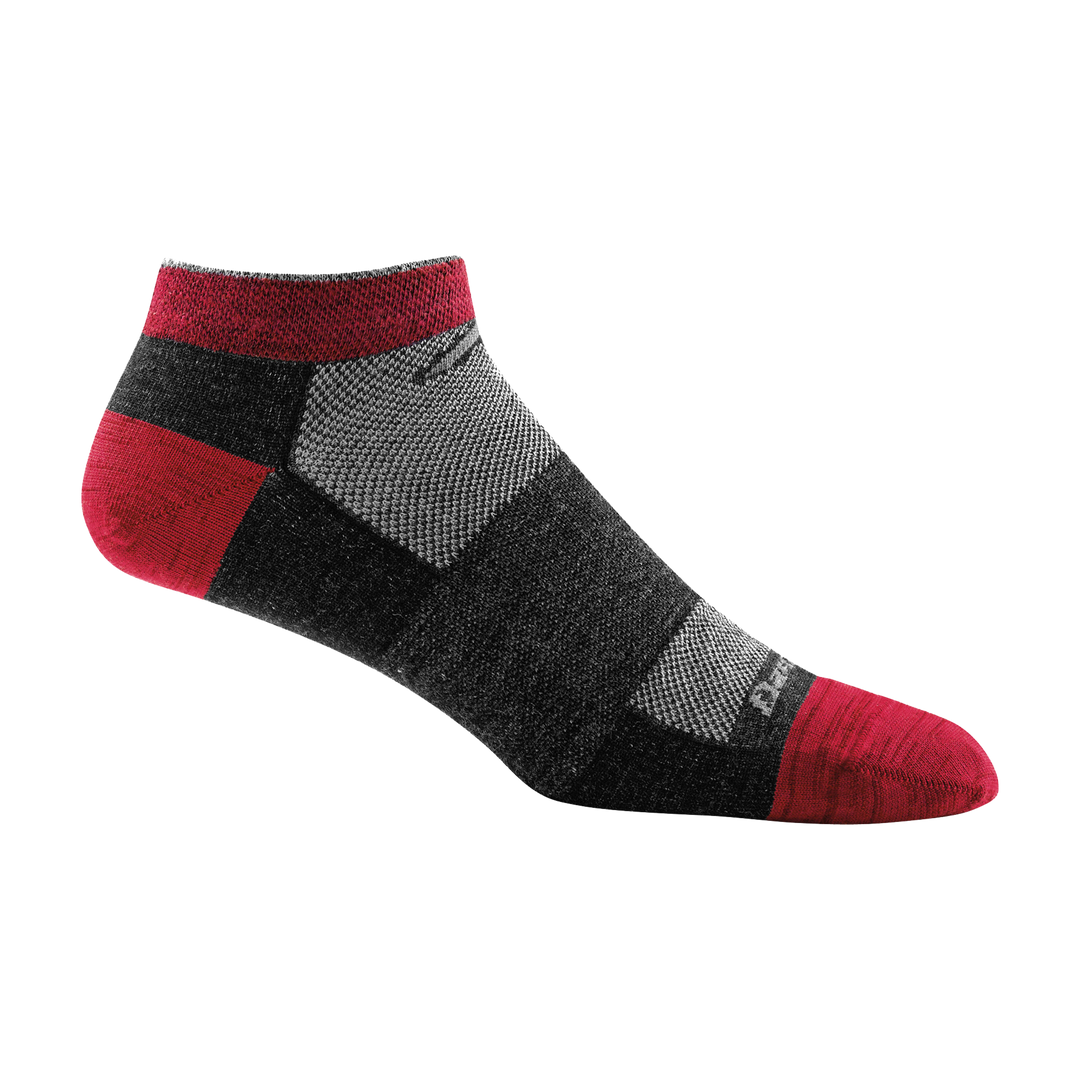 1437 men's no show athletic sock in color dark gray with red toe/heel accent and light gray forefoot color block