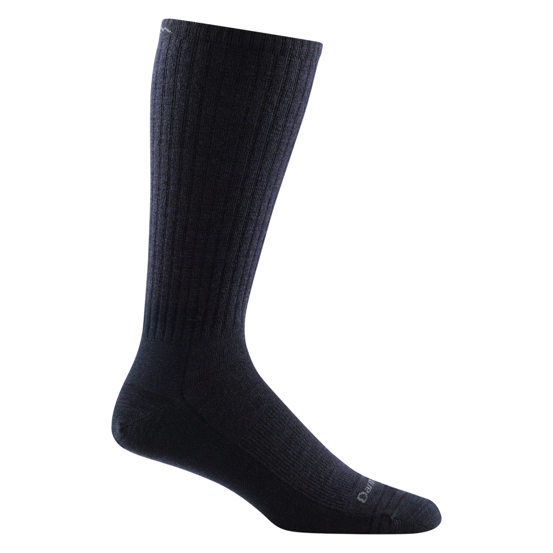 1474 men's the standard mid-calf lifestyle sock in color navy with light gray darn tugh signature on forefoot