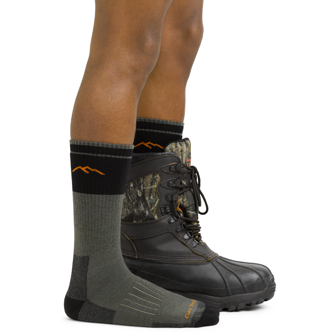 Men's Heavyweight Hunting Boots Socks in Forest Green with hunting boots