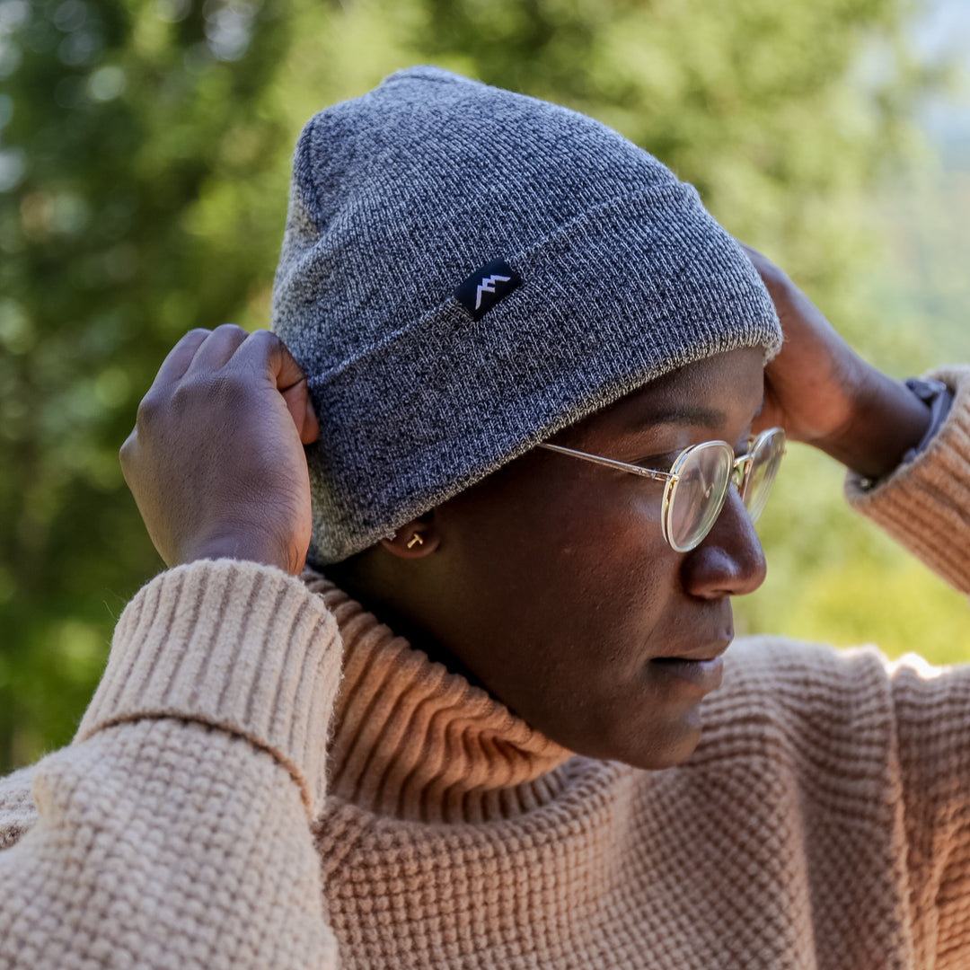 On Model image of the black/natural beanie