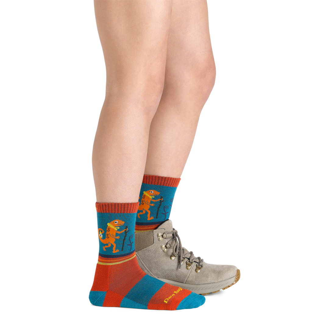 Kids Sal youth hiking socks in lava and blue with salamander illustration 