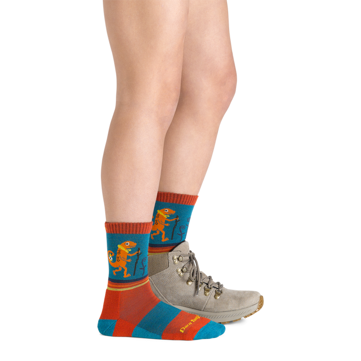 Kids Sal youth hiking socks in lava and blue with salamander illustration 