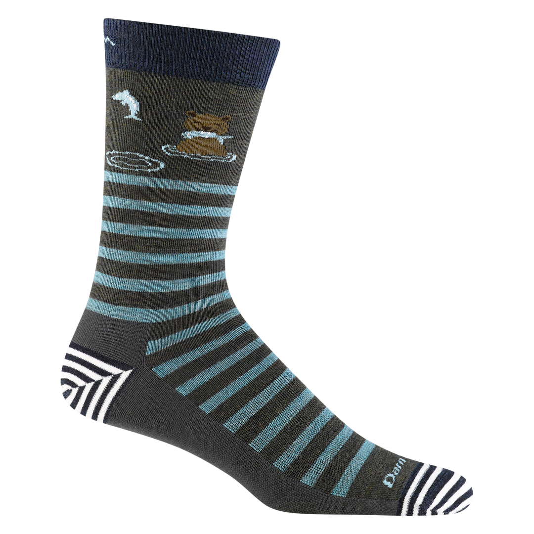 Reverse side of the men's animal haus crew lifestyle sock in forest green with otter detail with a fish in it's mouth