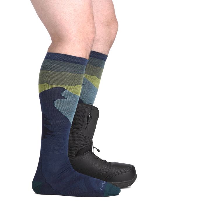 on model image side view back foot in boot wearing the 8014 solstice in eclipse colorway