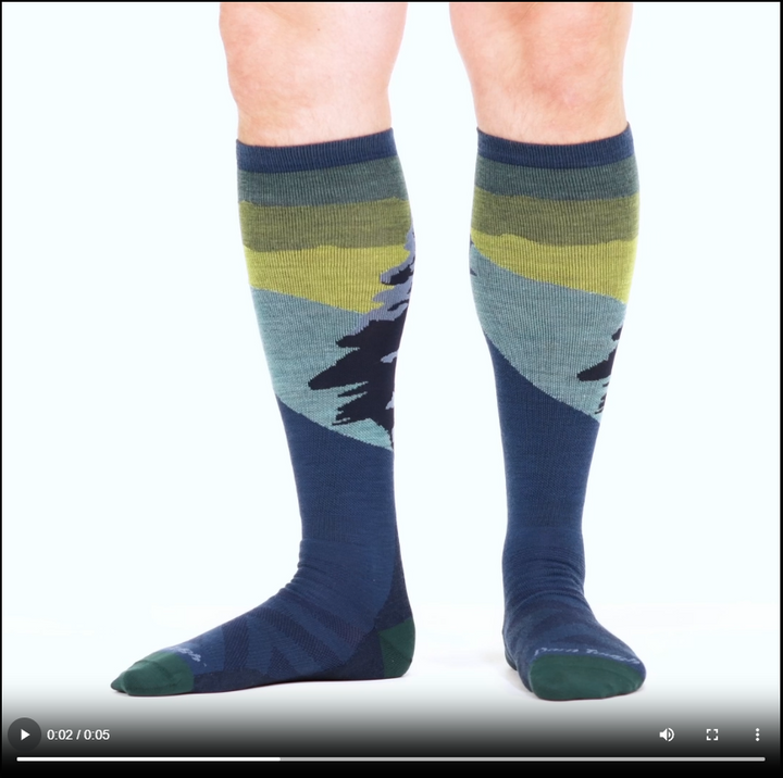 Model walking in the 8014 solstice over the calf in Eclipse