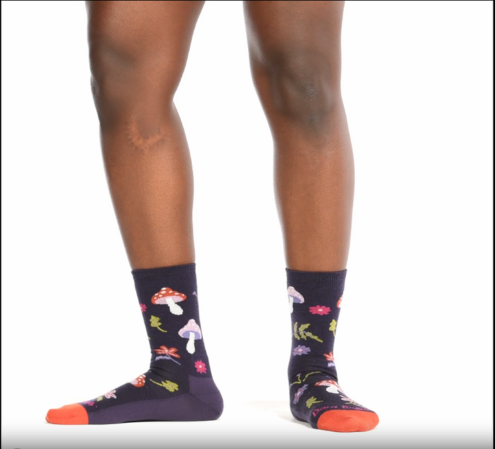 video showing 6133 in Blackberry colorway on model 